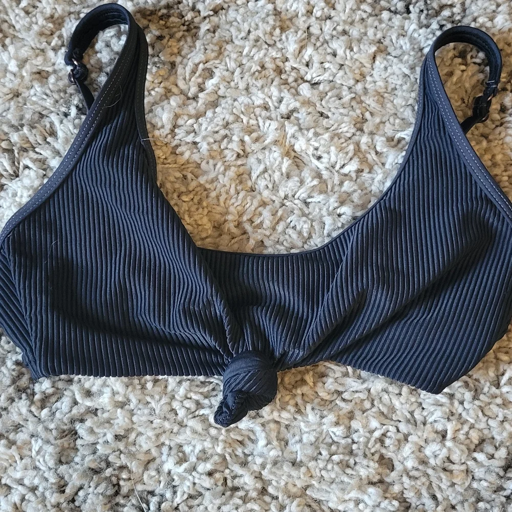 Frankie's Bikini Bikini Top Size Medium